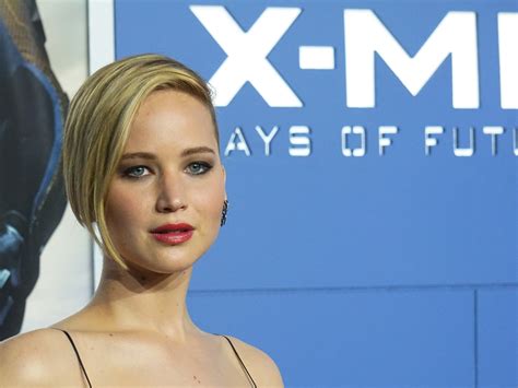 Jennifer Lawrence Nude Photos, iCloud Accounts Hacked: How ...